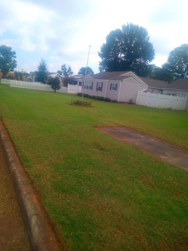 Brad's lawn care photo 2