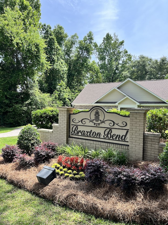 Dallas Lawn Care (Dothan,AL) Commercial & Residential Landscape Company photo 2