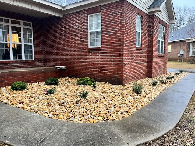 Dallas Lawn Care (Dothan,AL) Commercial & Residential Landscape Company photo 3