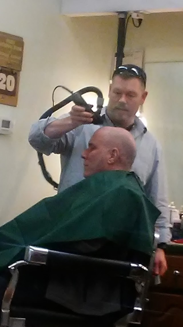 Danny's Barber&Shop photo 3