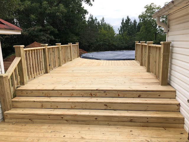 Deck The Shoals photo 3