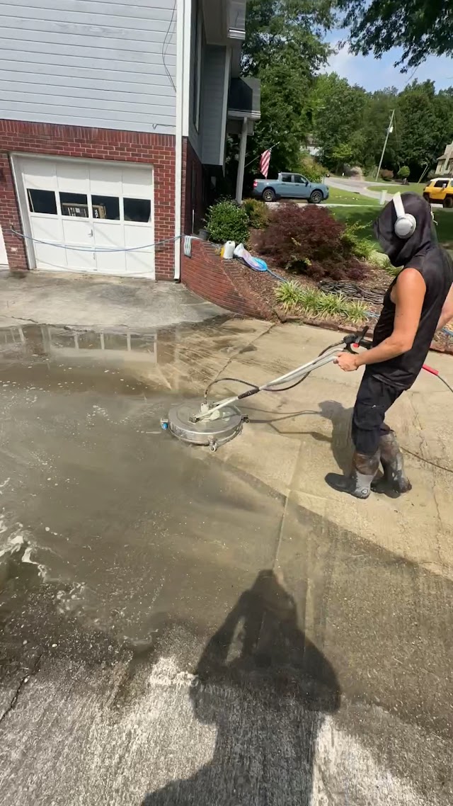 Driveway Pressure Washing photo 4