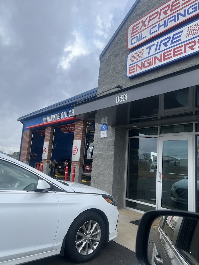 Express Oil Change & Tire Engineers photo 3