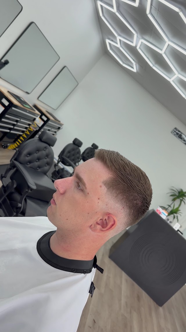 Gentleman’s Barbershop photo 2