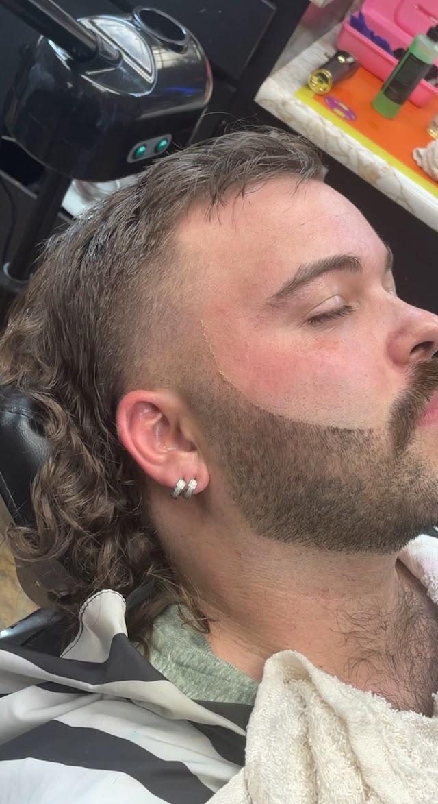 Good Vibrations Barber Shop photo 3