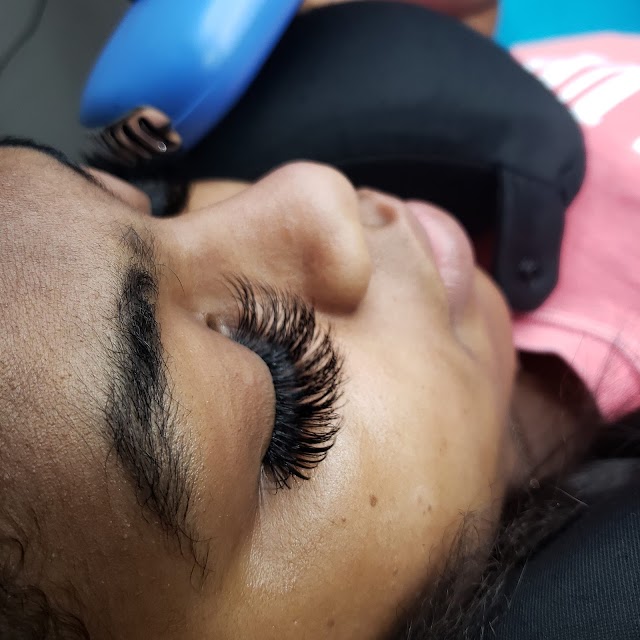 Iconic Lash & Beauty Lounge LLC &Lash supplier photo 3