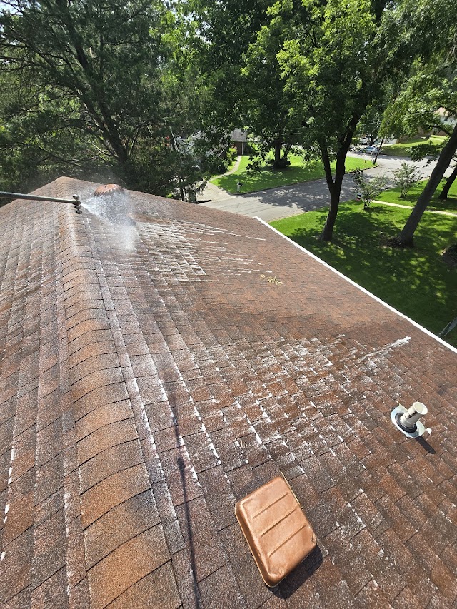 Mullican Pressure Washing photo 2