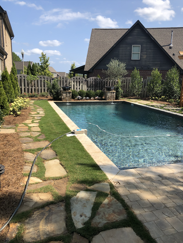 Outdoor Living Areas photo 2