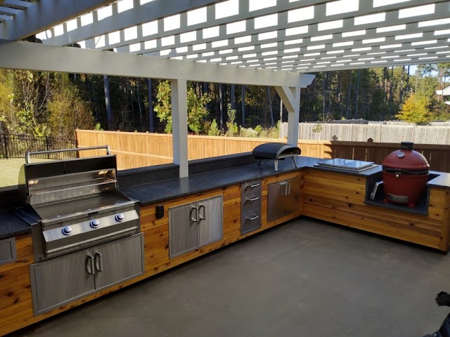 Outdoor Living Areas photo 3