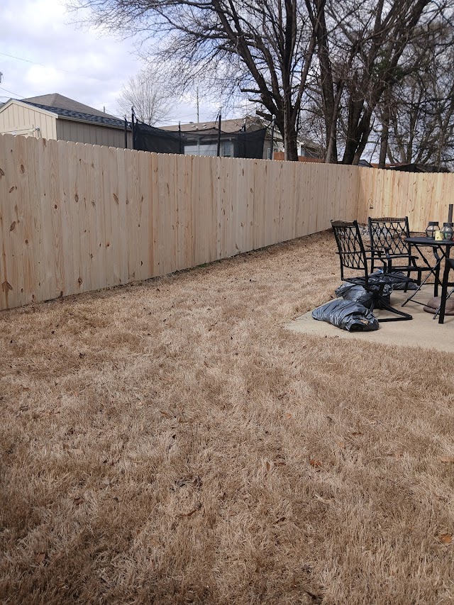 Platinum Fence Deck and Exteriors photo 3