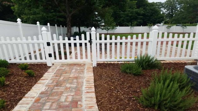 Platinum Fence Deck and Exteriors photo 4