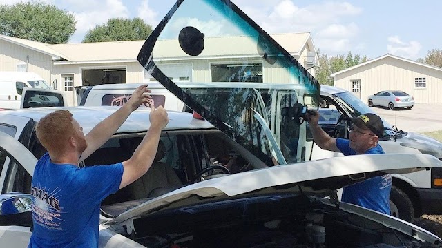 R&T AutoGlass LLC. photo 4