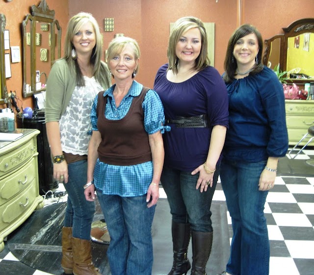 Samson & Delilah's Hair Salon photo 4