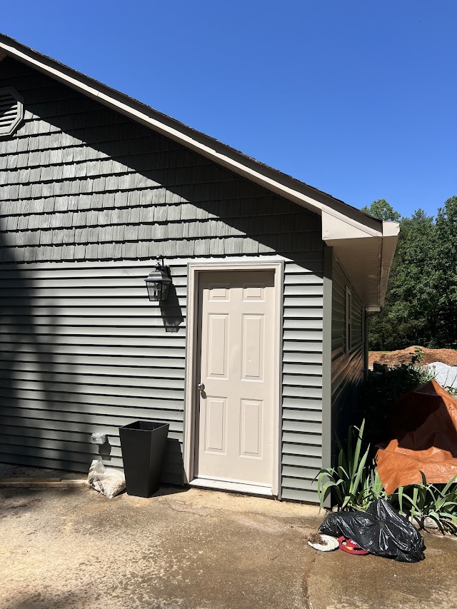 Shelton's Services LLC Professional Pressure Washing photo 2
