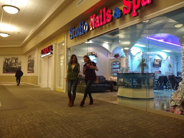 Studio Nails and Spa photo 2