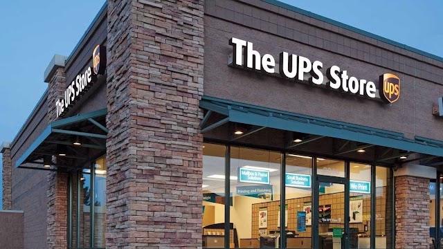 The UPS Store photo 4