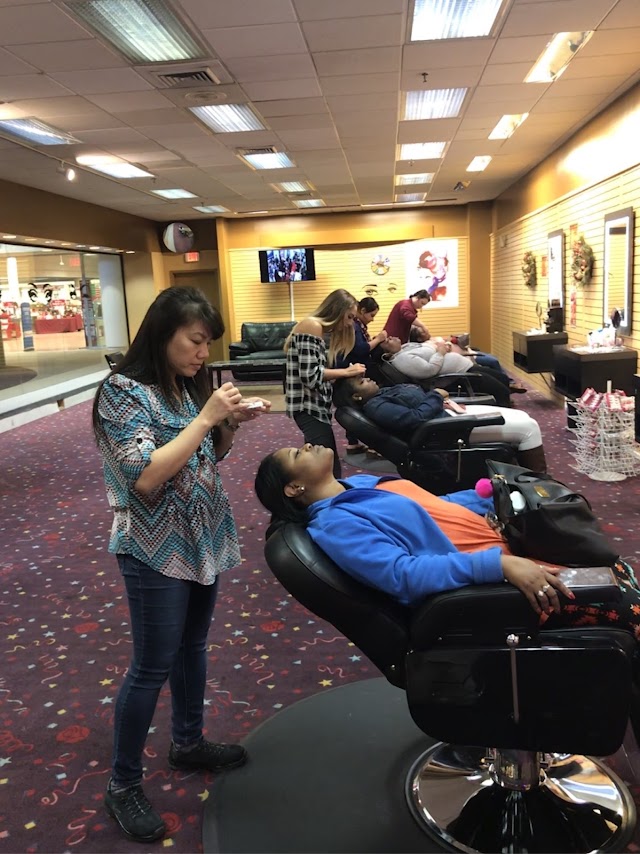Threading and Beauty Station photo 3