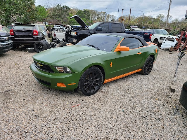 Velasquez Body Shop & Auto Sales photo 2