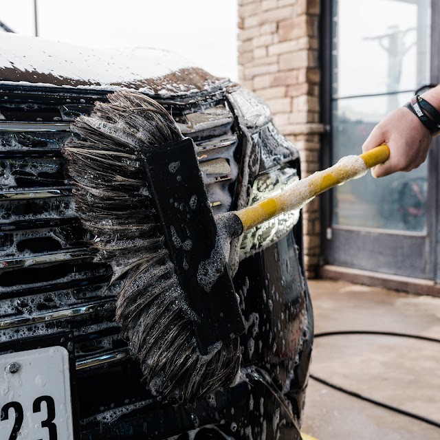 Whistle Express Car Wash photo 4